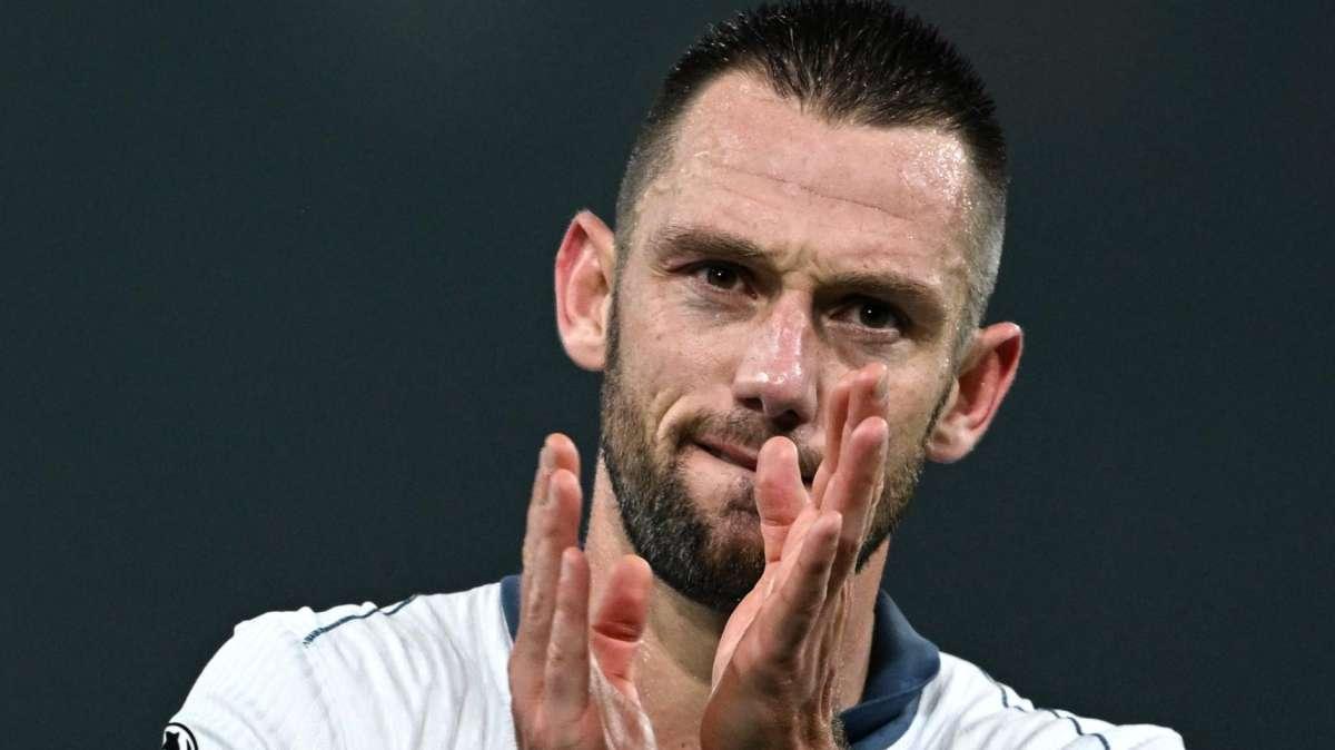 Primo gol stagionale di De Vrij che a Verona ha sottoscritto un trend iniziato tre campionati fa