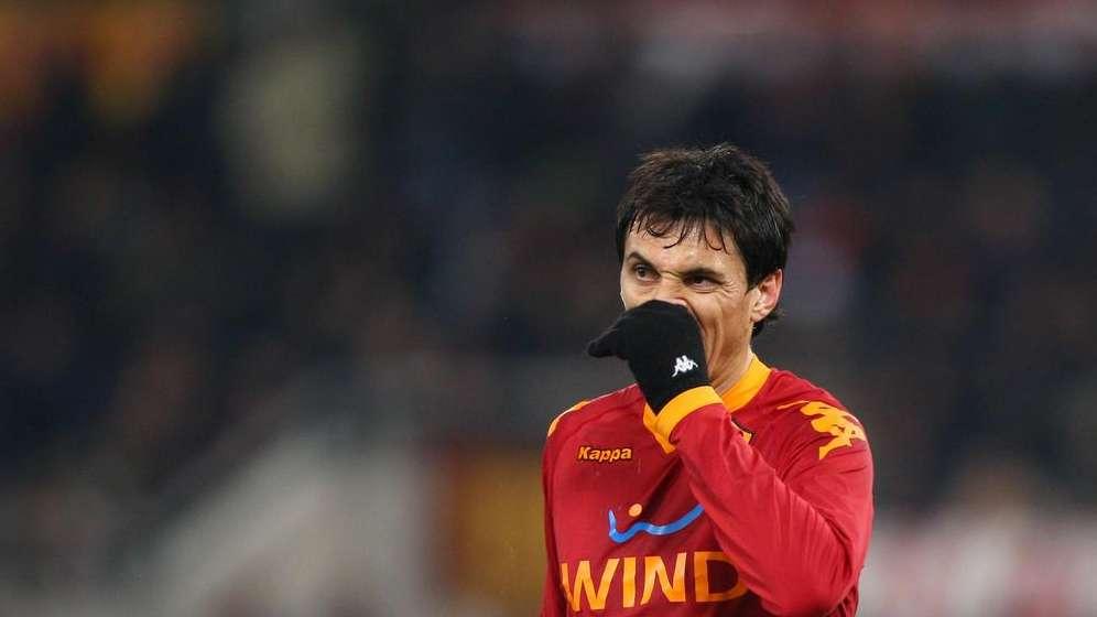 "Solo 2 giornate a Burdisso per un fallo da killer?"