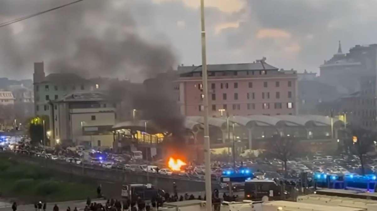 Scontri Genoa-Inter, chiesti domiciliari per 4 ultras rossoblu. Anche tifosi del Napoli coinvolti