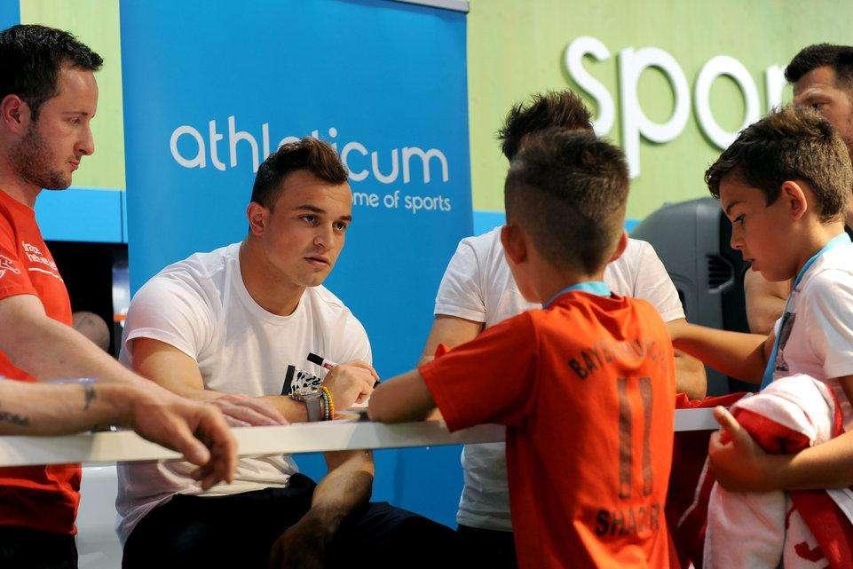 FOTO - Grande entusiasmo a Bussigny per Shaqiri