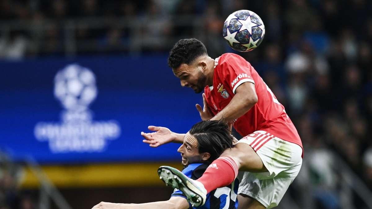 Inter-Benfica, la moviola - Musa rischia il rosso. Dubbi sul 2-0 di Lautaro