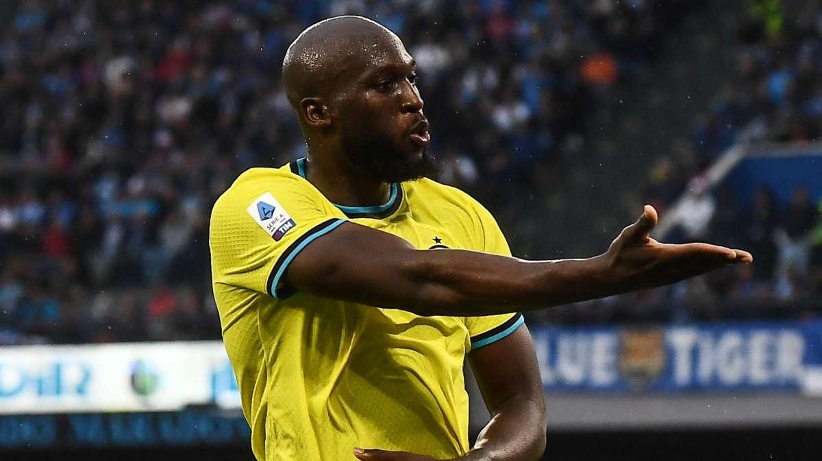 TS - L'Inter non ha avuto risposte da Lukaku: la Juve prepara 11 milioni all'anno, ma deve cedere Vlahovic 