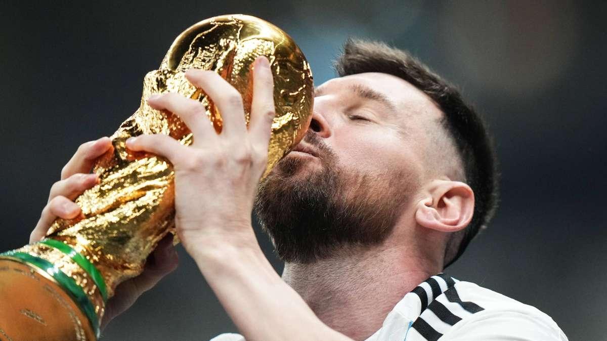 Messi ripensa alla finale Mondiale: "La parata del Dibu e il colpo di testa di Lautaro? Non ho sofferto come tutti, ecco perché"