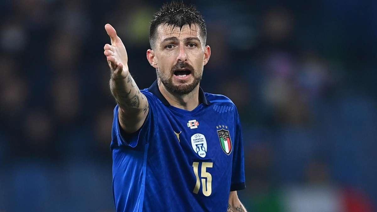 Sky -  Italia-Inghilterra, ballottaggio Bastoni-Acerbi. Dimarco favorito su Emerson