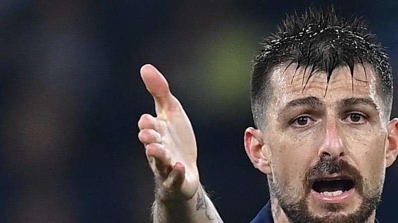 TS - L'Inter valuta le alternative a Bremer: quattro nomi sul taccuino, c'è anche Acerbi