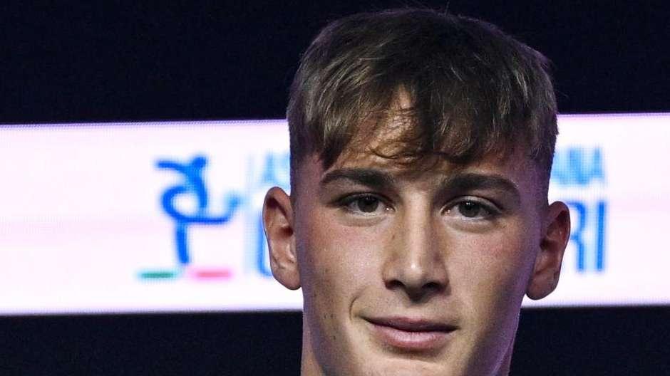 Pio Esposito: "Esultanza contro la Juve Stabia? Sono un professionista, rispetto la maglia che indosso"