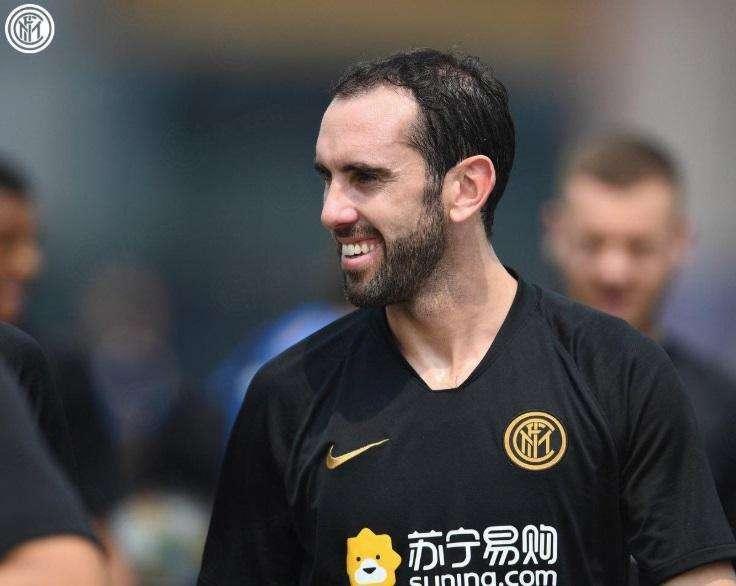 Godin, prima seduta con l'Inter: "Tanta voglia ed entusiasmo"
