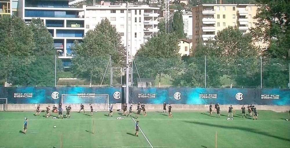 Questa mattina lavoro in due gruppi: seduta tattica e poi palestra