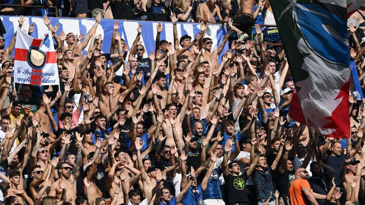 SM - Inter-Roma, la Curva Nord distribuirà i fischietti fuori da San Siro: multa di 22 euro per chi li userà