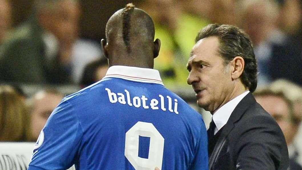 Prandelli: "Il gesto di Balotelli? Non pare gravissimo"