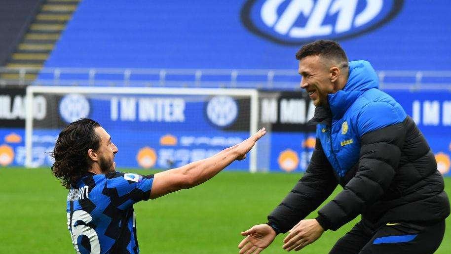 Sky - Verso Napoli-Inter, Vidal e Kolarov ancora a parte. Perisic c'è, Conte ha un solo dubbio di formazione 