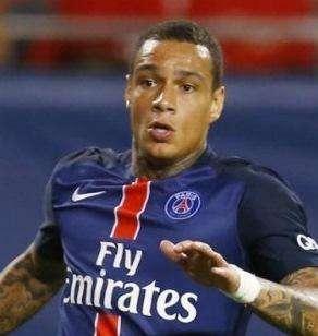Parisien - Van der Wiel, più probabile la meta Premier