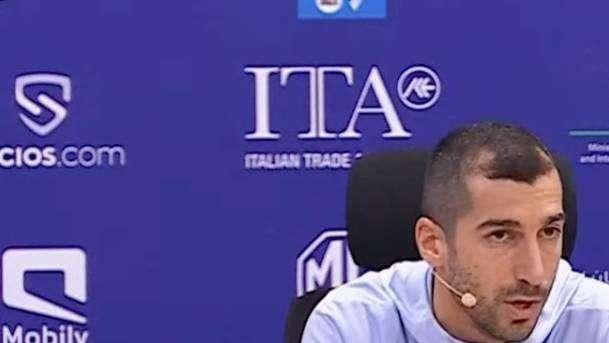 Mkhitaryan in conferenza: "Testa solo alla Supercoppa, non pensiamo al campionato. Buchanan? Si vede che ha ottimi colpi"