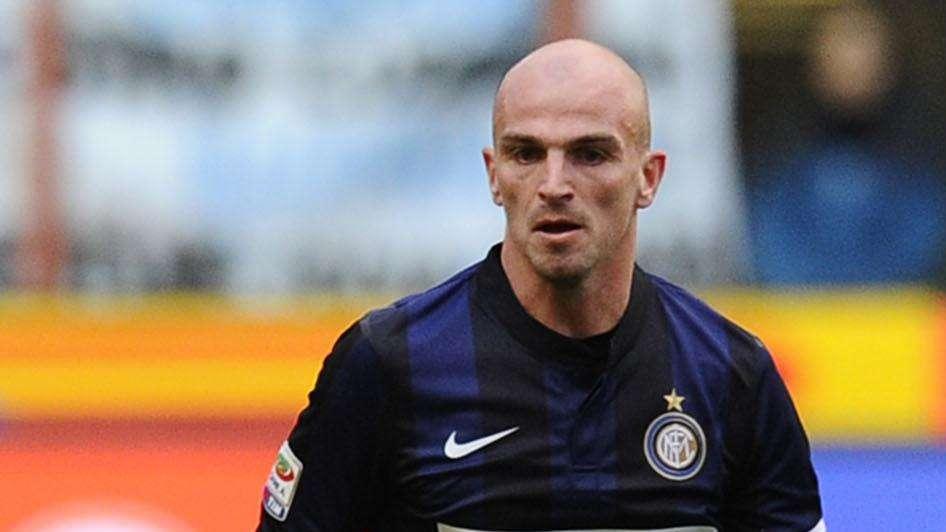 Cambiasso: problema alla coscia, non al ginocchio
