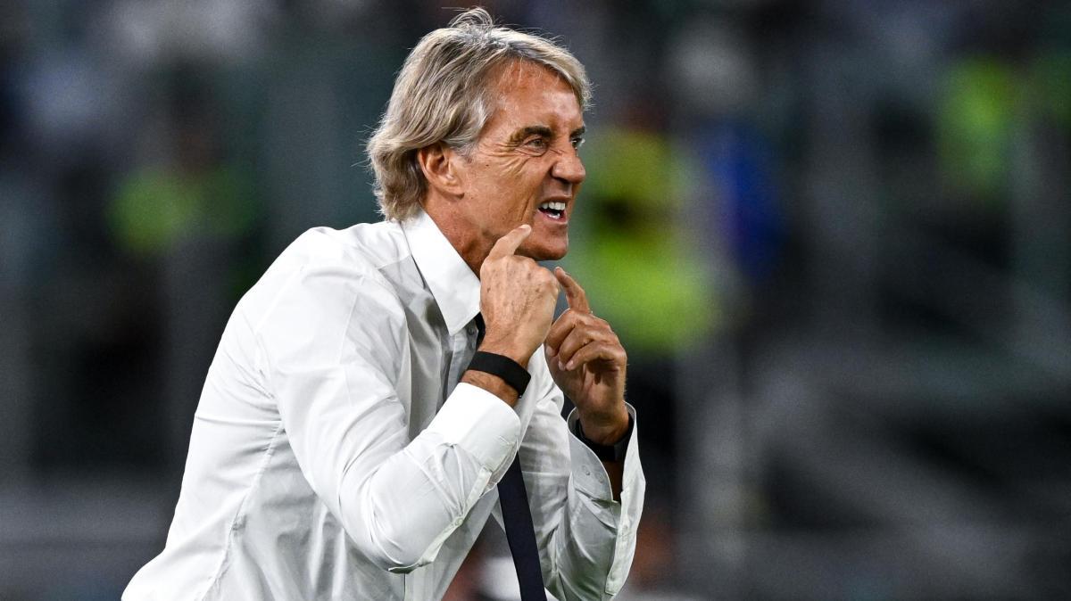 Italia, Mancini: "Kean ha qualche problema fisico, lo valuteremo domani"