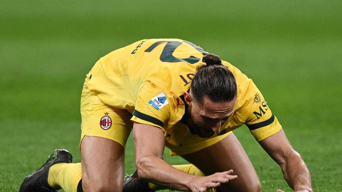 Contestato e smarrito, il Milan tira fuori tardi l'orgoglio: l'Atalanta vince 3-2