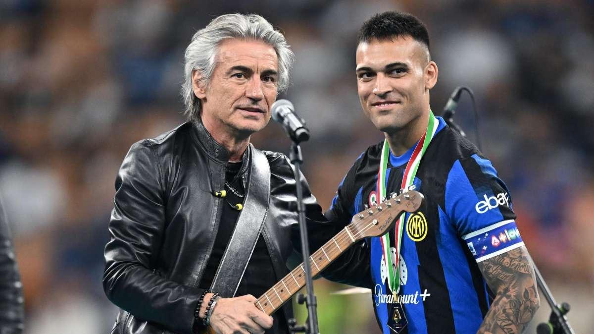 Lautaro celebra lo Scudetto: "Il giorno che aspettavo da tanto, la coppa ritorna a casa"