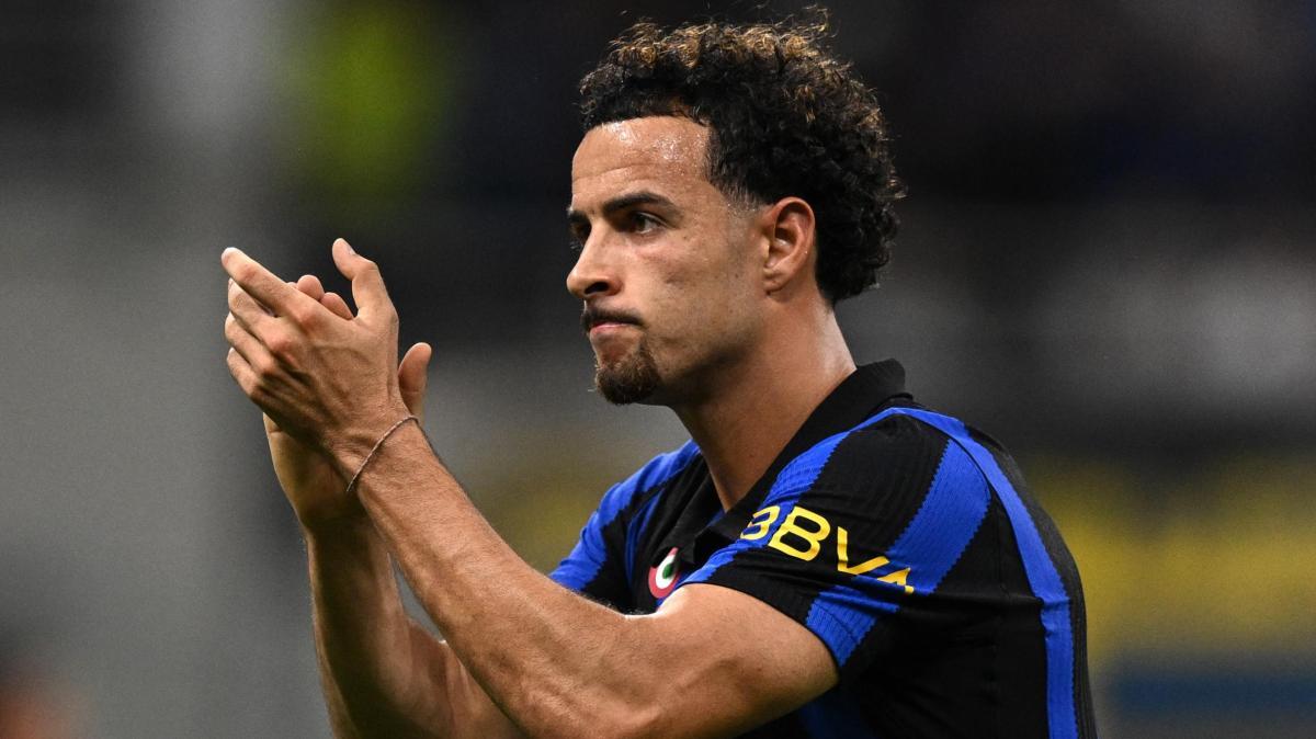 L'Inter ribalta il Napoli a San Siro, Jones esulta sui social: "Home!"