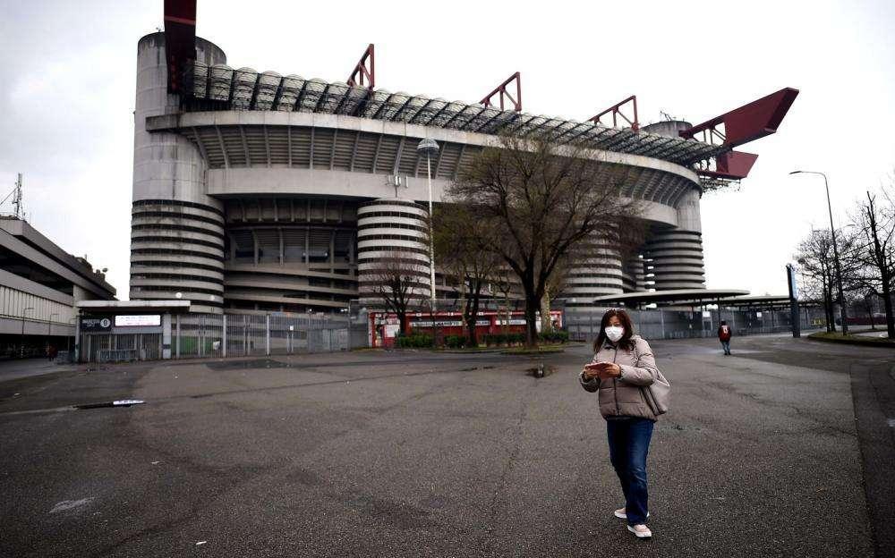 Futuro San Siro, si accende dibattito sul referendum. Maroni: "Dovrebbe essere sito Unesco"