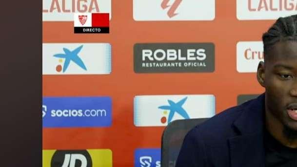 Agoumé in conferenza: "Il Marsiglia mi voleva, però ero in contatto da tempo col ds del Siviglia"