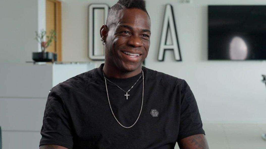 Insulti razzisti a Dubai contro Mario Balotelli: "Qui non me l'aspettavo, ora il troppo è troppo"
