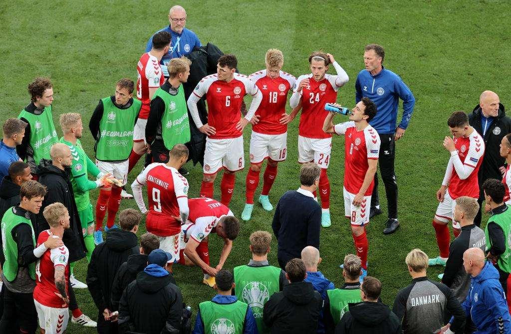 Moller (FA danese): "Dall'ospedale Eriksen ha parlato ai compagni". Danimarca-Finlandia ripresa dal 43'