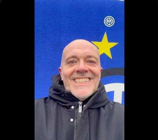 L'Inter prepara la trasferta di Verona, ad Appiano arriva Max Pezzali: il cantante ha assistito all'allenamento