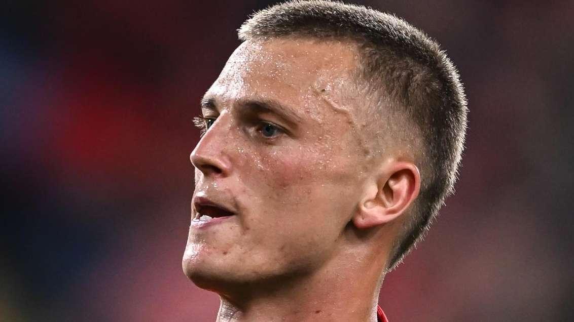 Genoa, missione Gudmundsson: aumento dell'ingaggio per trattenerlo. L'islandese in gruppo
