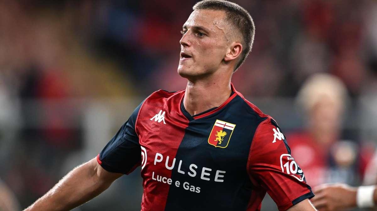 CdS - Corsa a ostacoli per Gudmundsson: tutti i nodi da sciogliere. L'islandese ha in testa solo il nerazzurro 