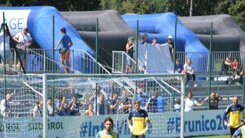 Mancini furioso... con Handa, negato un rigore