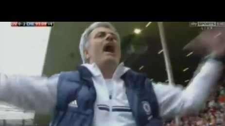 VIDEO - Mou esplode: l'esultanza al gol di Willian 