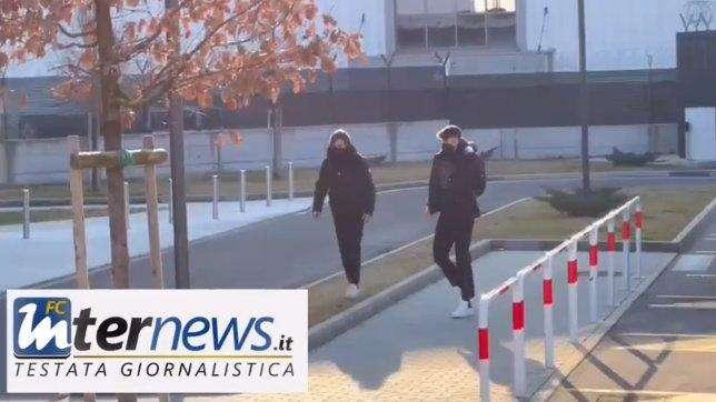 VIDEO - L'arrivo dell'Inter all'aeroporto di Malpensa