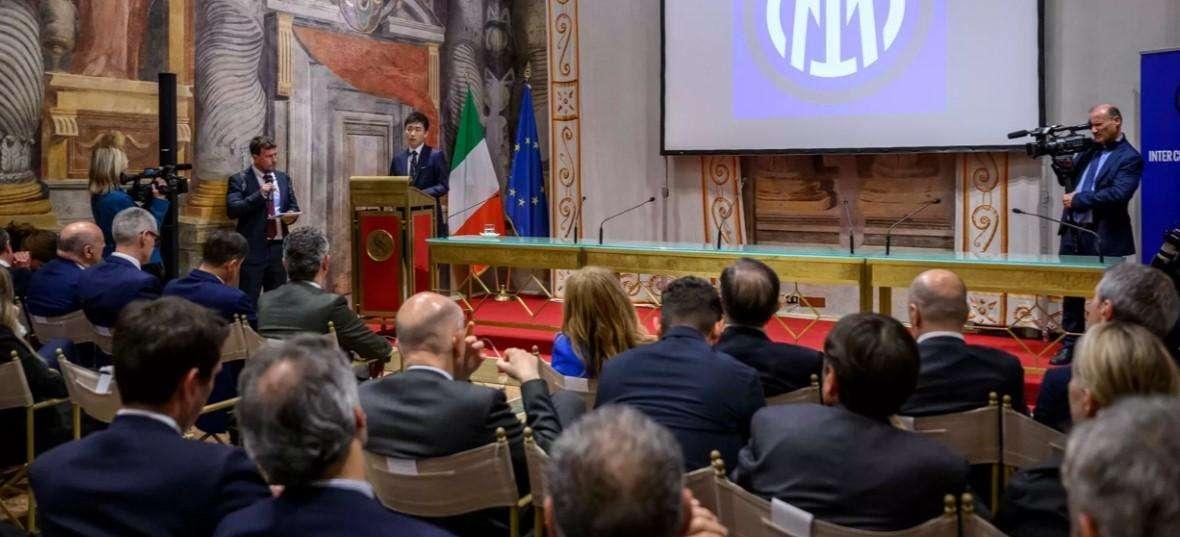 Inter in visita al club del Parlamento, Zhang: "Lavoriamo per portare a voi tifosi ancora più grandi emozioni"