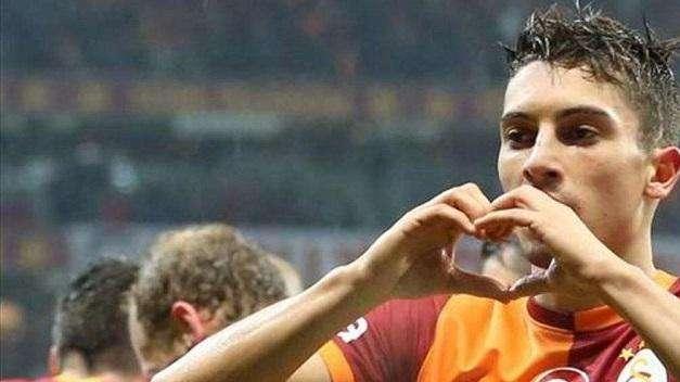 SM - Alex Telles supera Siqueira. Melo 'caldo'