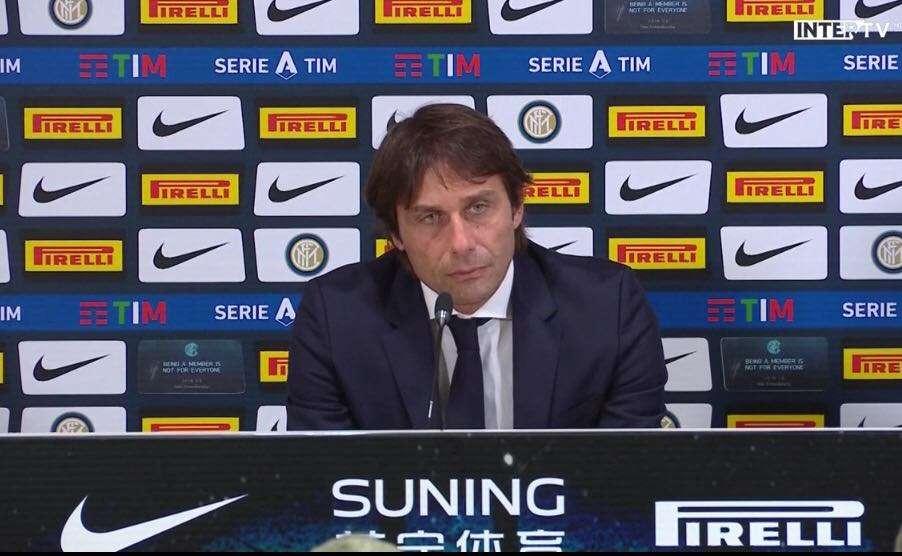 Conte in conferenza: "Fatto 46 punti col sudore, c'è senso di appartenenza. Sanchez out? Non sono demente"