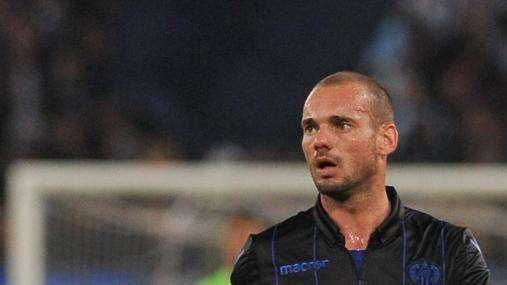 VIDEO - Sneijder sa ancora come si fa: gol gioiello con l’Al-Gharafa