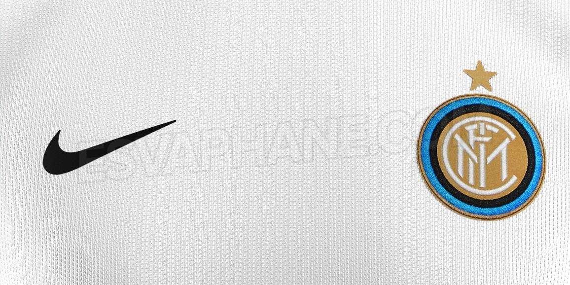 Maglia away 2021/22, prime indiscrezioni: addio quadrettoni, si torna al total white