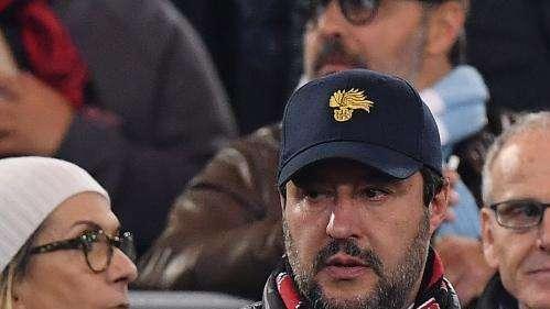 Salvini: "Abbattere San Siro un insulto a cultura e storia. Derby? Vincerà l'Inter"