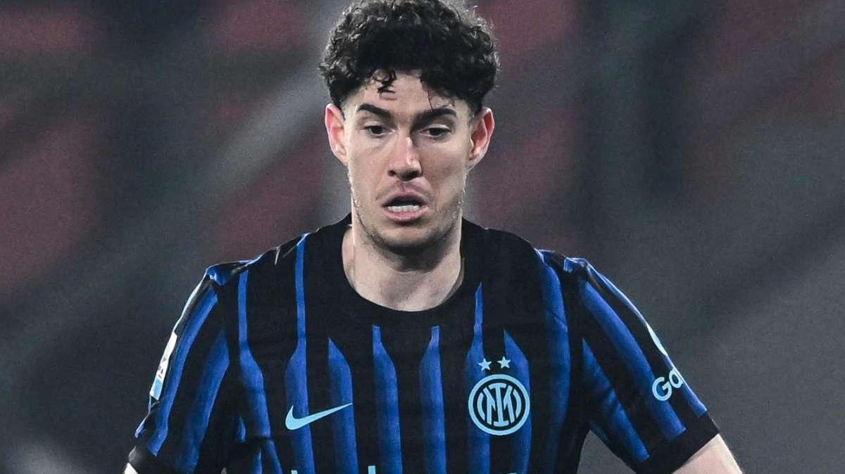 TS - Bastoni-Inter, i fischi aprono una crepa? Il Barcellona alla finestra: con un'offerta monstre...