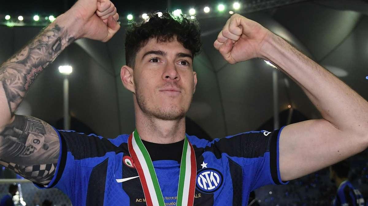 SM - Bastoni vuole restare all'Inter: c'è ottimismo. Con Dzeko manca l'accordo economico