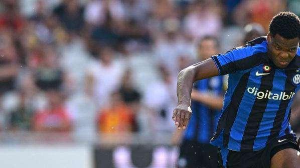 GdS - Dumfries, non solo United: piace anche al Chelsea. L'Inter lo valuta circa 40 milioni di euro
