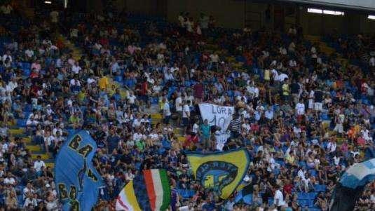 La Curva Nord canta cori contro l'ipotesi Balotelli