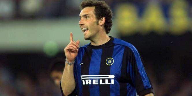 L'Inter su Twitter rammenta il "meraviglioso coast-to-coast" di Blanc contro il Napoli nel 2000