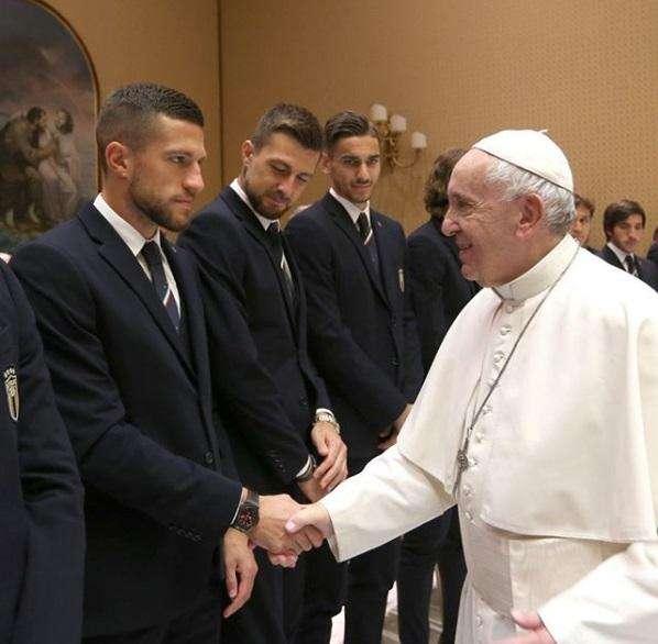 Il Papa riceve in udienza la Nazionale italiana. Biraghi: "Un grande onore"
