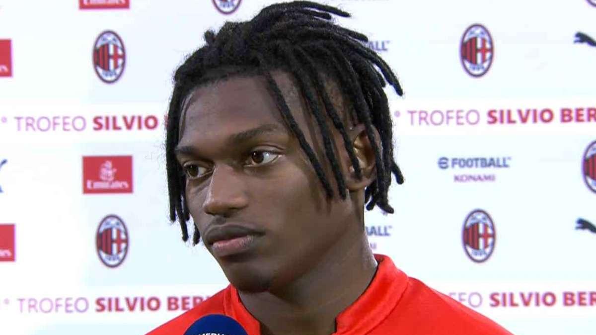 Milan, Leao: "La seconda stella? Chiaro che è un obiettivo, i nuovi acquisti hanno alzato il livello"