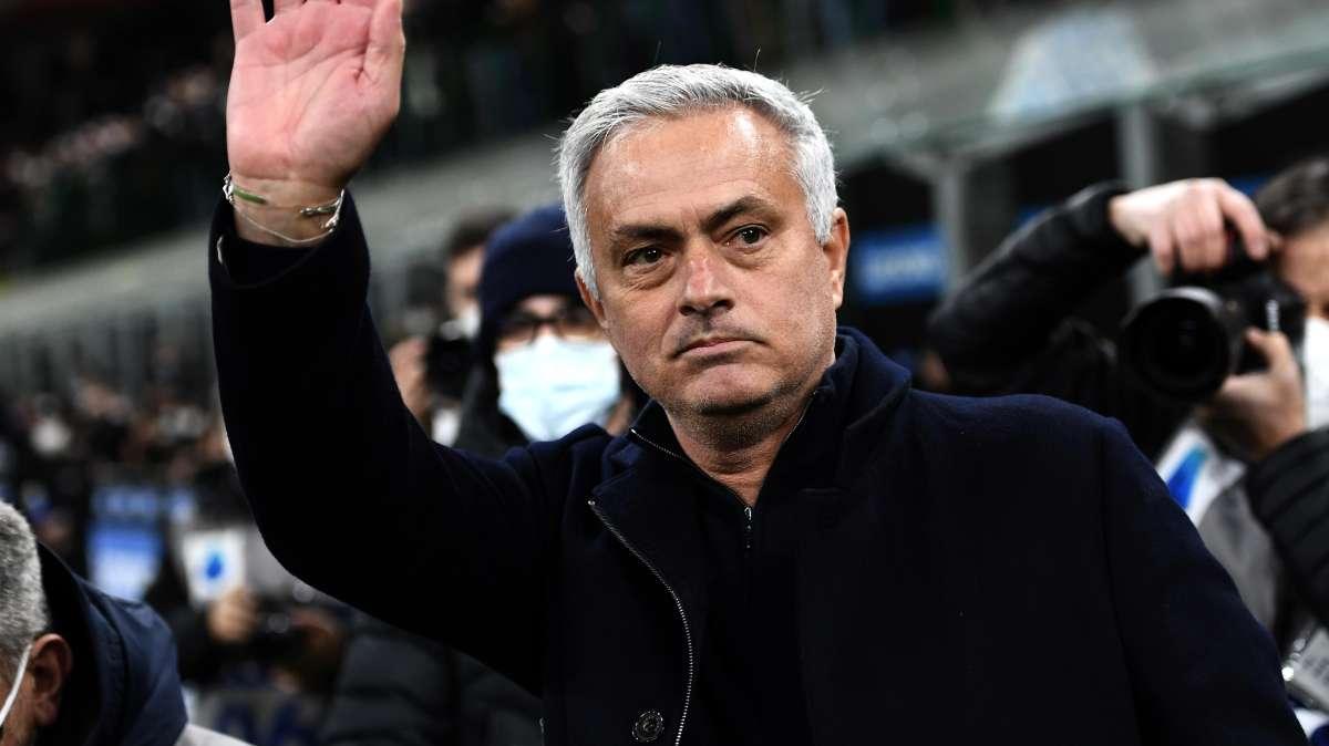 GdS - Mourinho, Triplete di silenzi per rispetto dei tifosi. Ma sogna il colpaccio