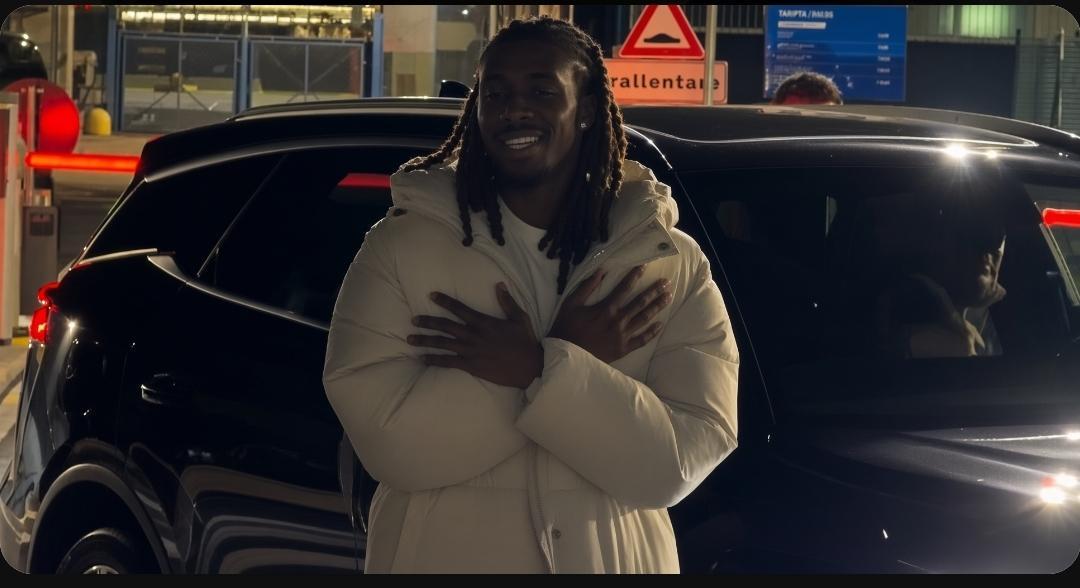 VIDEO - Ecco Djed Spence! L'inglese è sbarcato a Milano Linate