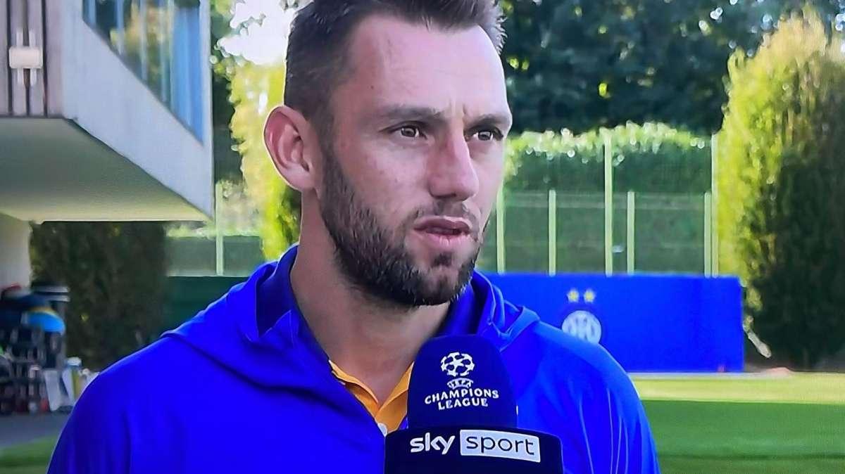 De Vrij a Sky: "Problemi in difesa? L'anno scorso vi abbiamo abituato molto bene, ma cerchiamo di crescere"