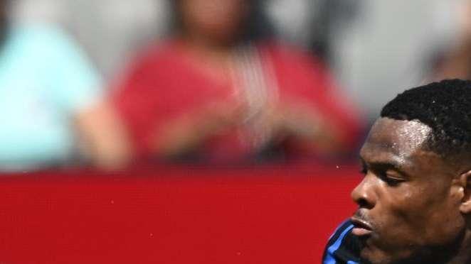 Dalla Spagna - Cena di lavoro tra Mendes e la dirigenza del Barça: Dumfries e Leao i piatti forti del menù
