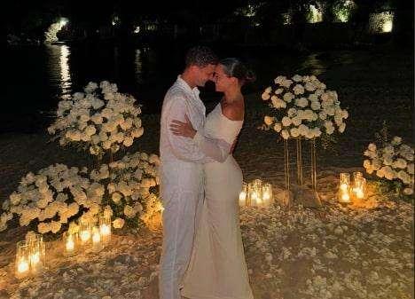 Pavard ufficializza il matrimonio con la compagna Kleofina: "Ha detto sì!"